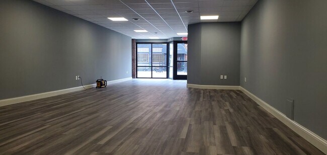 Foto del edificio - Store Front Available in Downtown Miamisburg