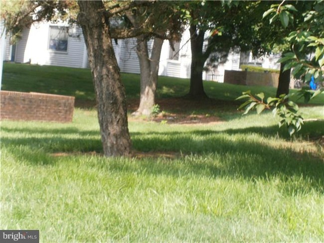 Building Photo - 2404 Creekside Dr