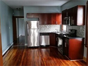 Building Photo - 662 State St