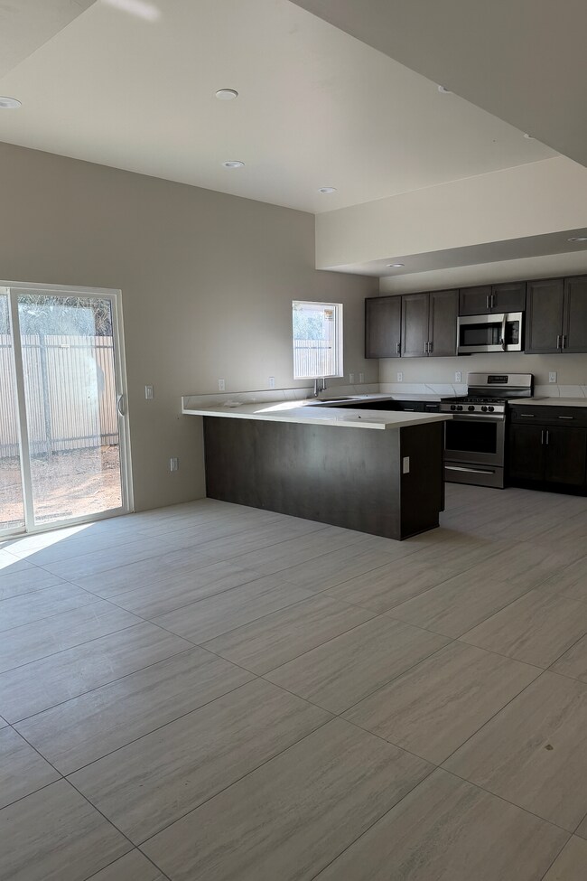 Foto del edificio - 701 E Elm St