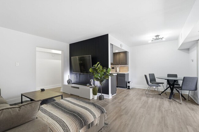 Building Photo - Beautifully Renovated 2-Bedroom Condo in t...