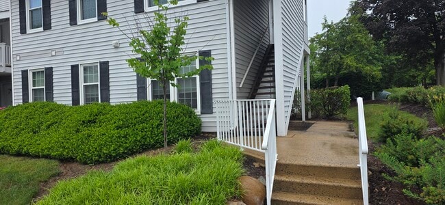 Building Photo - 349 Burdock Ct