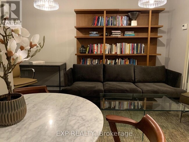 Photo du bâtiment - 3091 Dufferin St