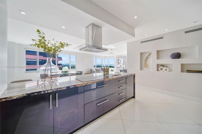 Building Photo - 5255 Collins Ave