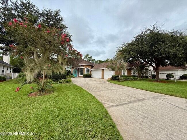 Foto del edificio - 1700 Country Walk Dr