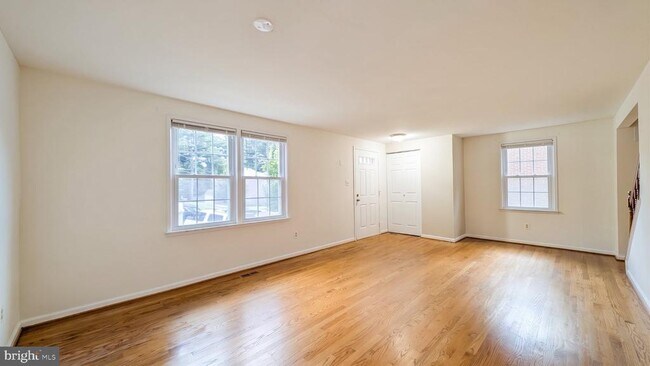Building Photo - 12140 Bentridge Pl