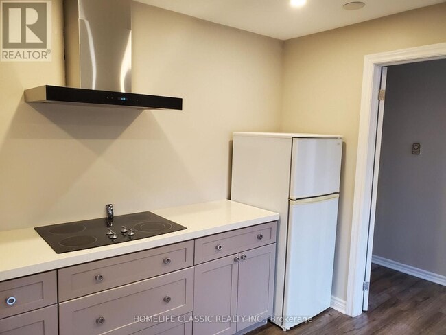 Building Photo - 318 Millwood Rd