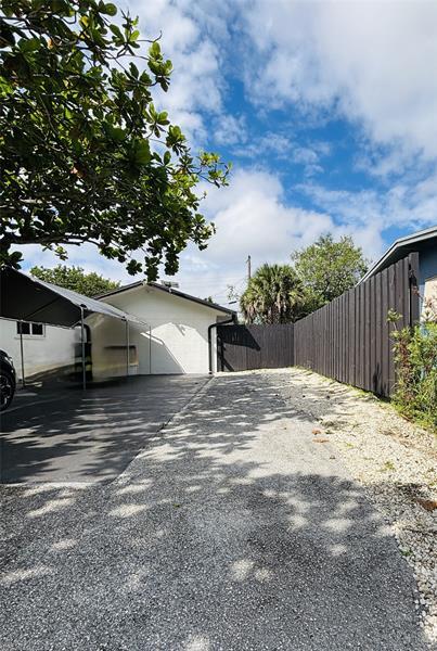 Building Photo - 1367 Riverland Rd