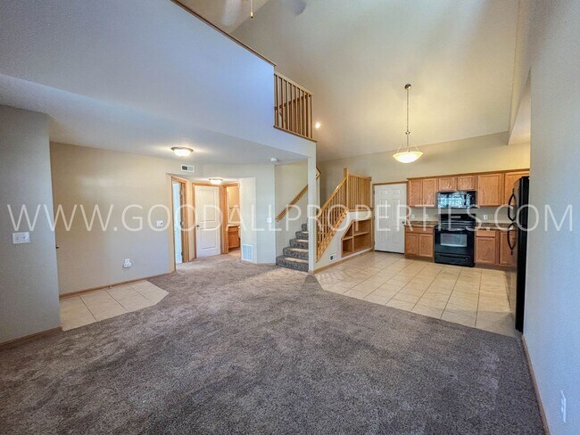 Foto del edificio - 3 Bedroom, 2 1/2 Bath Townhome in Urbandal...