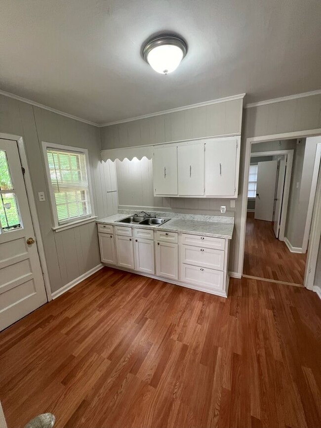 Building Photo - A Must See!!!!! Section 8 Friendly!!!!!!!