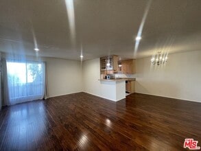 Building Photo - 5330 Zelzah Ave