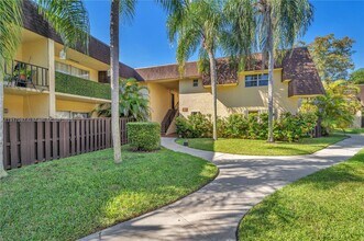 Building Photo - 13712 SW 90th Ave