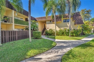 Building Photo - 13712 SW 90th Ave