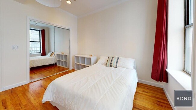 Building Photo - 246 E 44th St