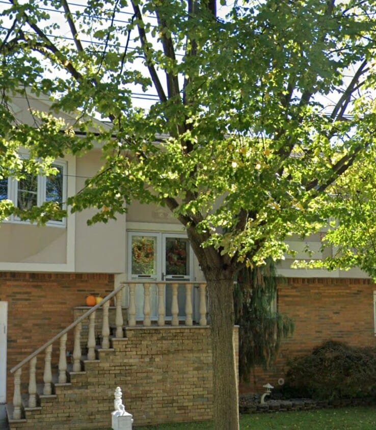 Primary Photo - 166 Sinclair Ave