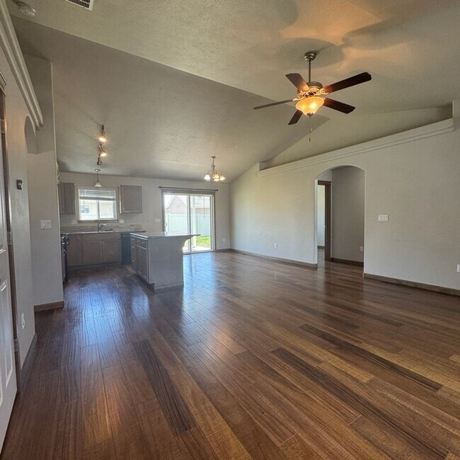 Foto del edificio - Modern 3 bed 2 bath unit in quiet neighbor...