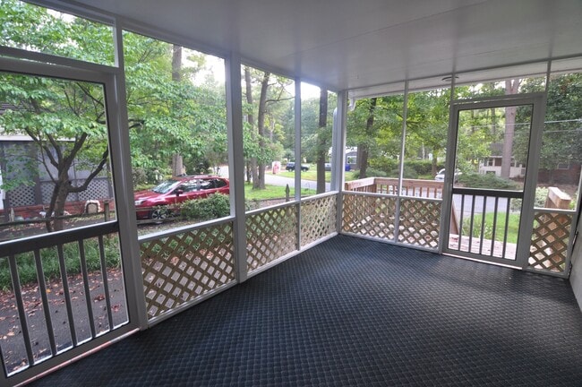 Building Photo - Home in Chapel Hill