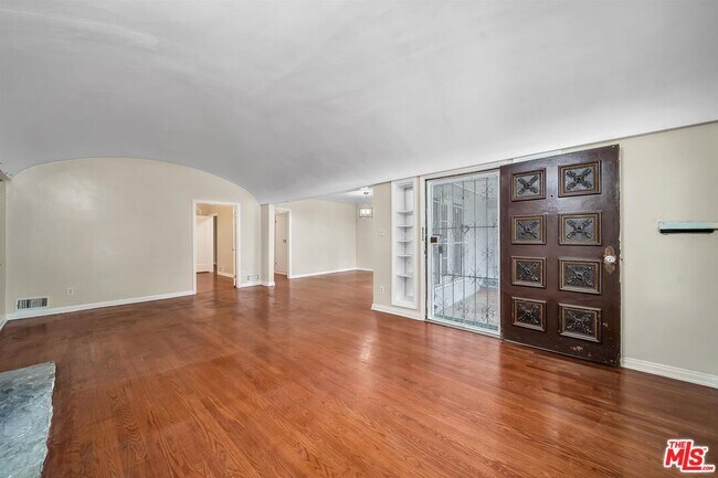 Foto del edificio - 359 S Highland Ave