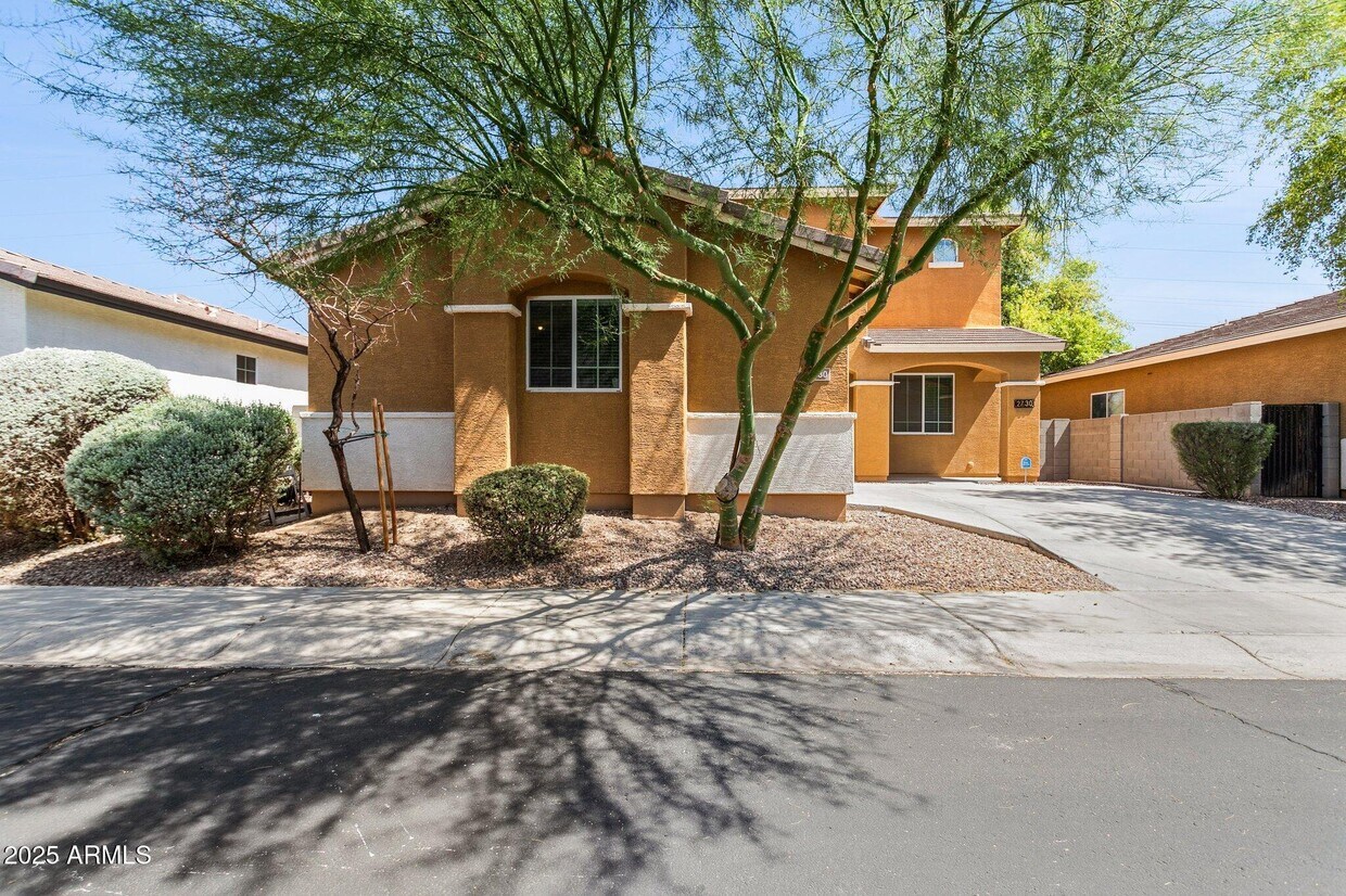 Foto principal - 2730 E Ellis St