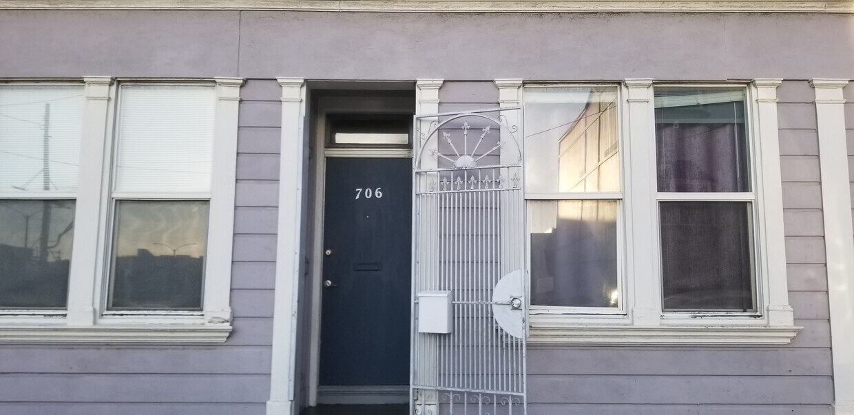 Primary Photo - 706 Spruce St