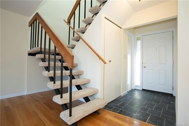 Building Photo - 337 Martling Ave