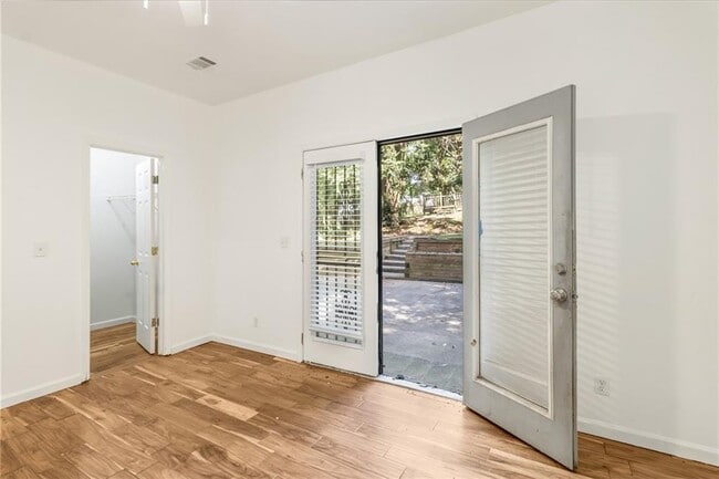 Foto del edificio - 717 Dill Ave SW