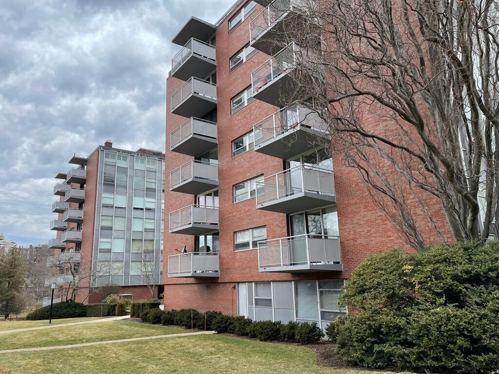 Primary Photo - 80 Park St