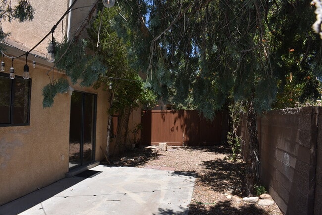 Building Photo - 8600 Simi Ln NE