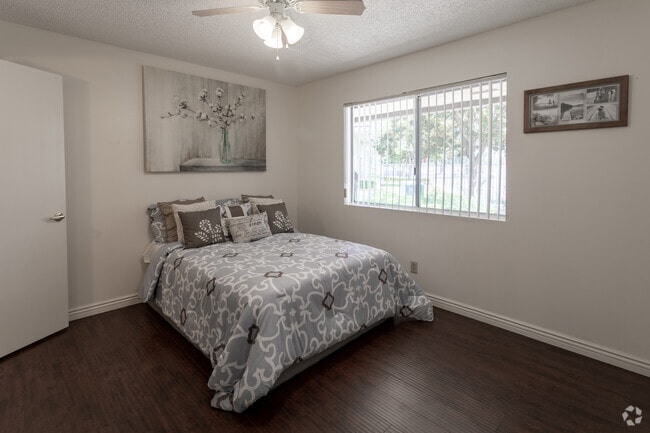 1HAB, 1BA -526 ft² - Country Hills Apartments