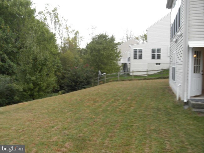 Foto del edificio - 8807 Baileys Ct