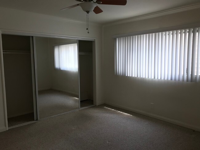 Building Photo - 410 N Maple Dr