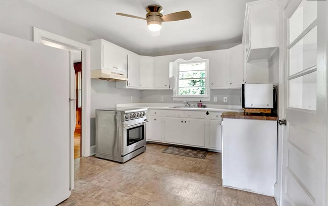 Building Photo - 34 Mayfair Ln