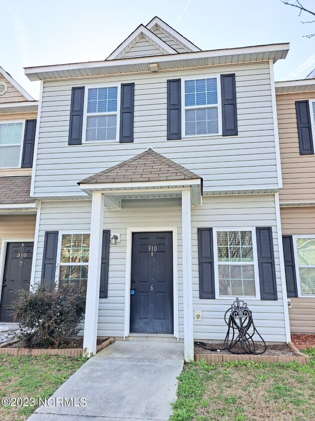 310316 Burley Dr, Hubert, NC 28539 Townhouse for Rent in Hubert, NC