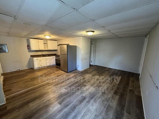 Foto del edificio - 663 E Market St