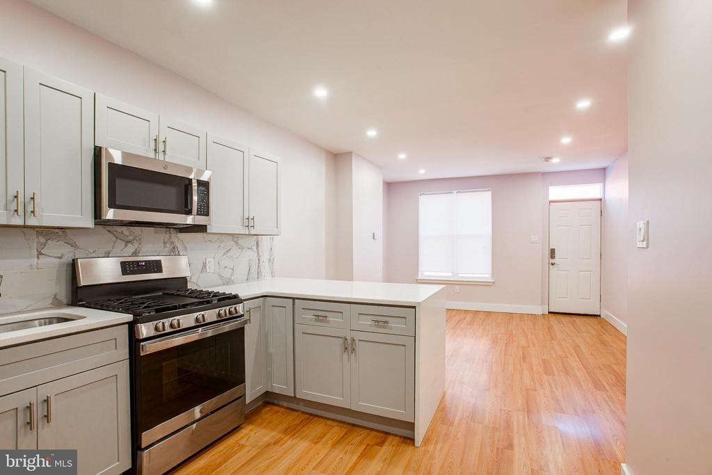 Foto principal - 1317 N Myrtlewood St