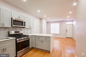 Building Photo - 1317 N Myrtlewood St