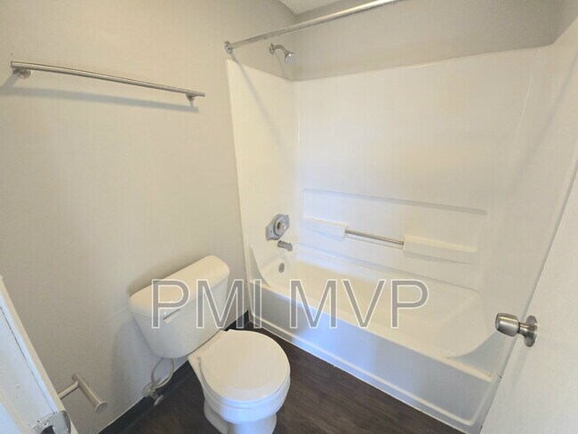 Foto del edificio - 2769 Wedge St