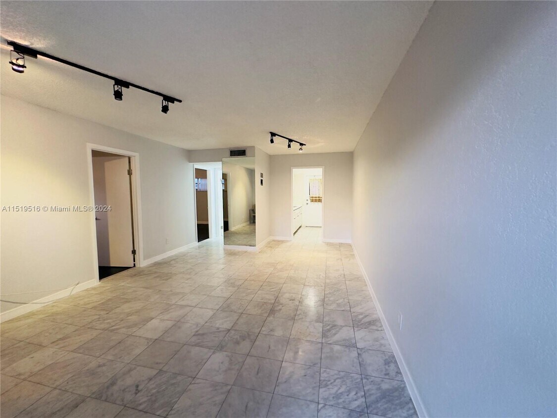 6191 SW 37th St Unit 110, Davie, FL 33314 Condo for Rent in Davie, FL