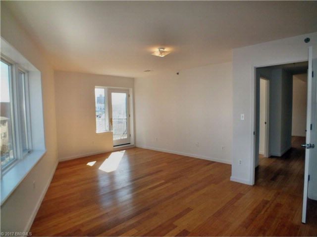 Primary Photo - 380 Neptune Ave