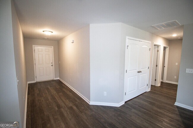 Foto del edificio - 107 Callaway Cres