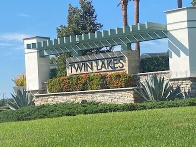 Foto del edificio - Twin Lakes 1/2 Duplex