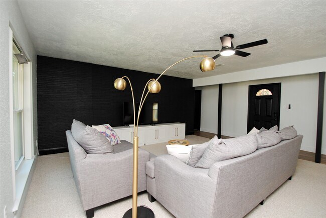 Foto del edificio - 12502 Aste Ln