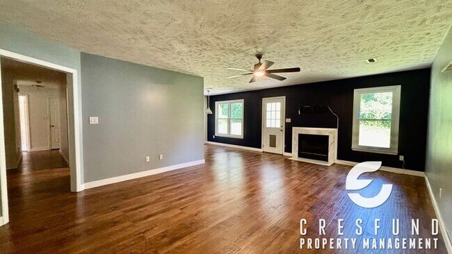 Foto del edificio - Charming 3 Bedroom, 2 Bath AVAILABLE NOW!