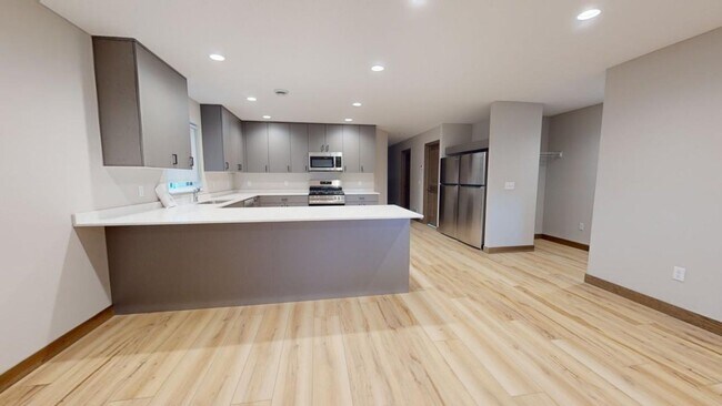Building Photo - New Construction  10/11 Bed 4 Bath