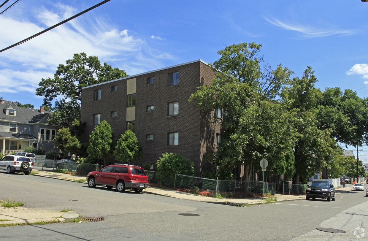 43 Eleanor St, Chelsea, MA 02150 Apartments in Chelsea, MA