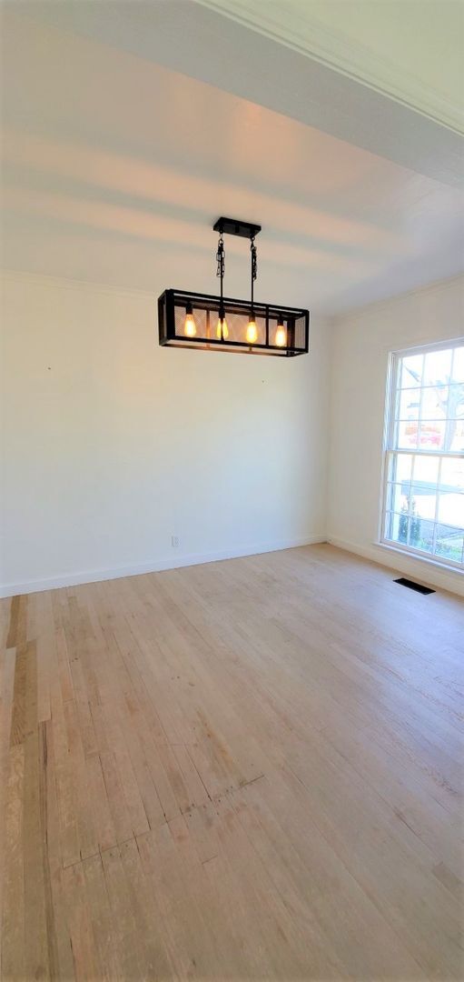 Foto del edificio - 3 Bed 1.5 Bath 2 car garage in Nichol's Hills Addition NW OKC