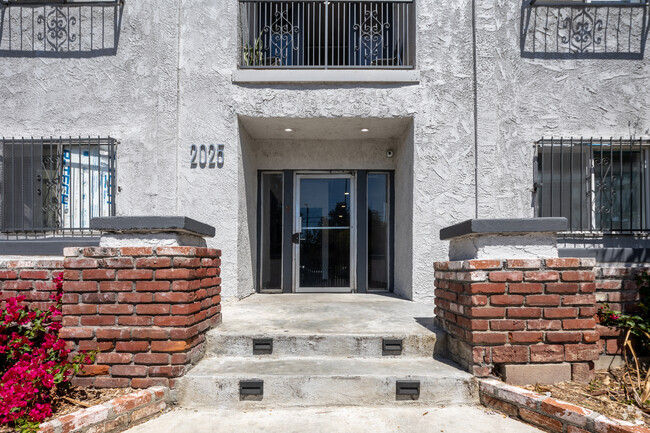 Entrance - 4th Street Apartments