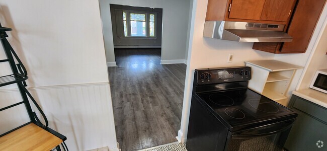 Building Photo - 370 Winola Ave