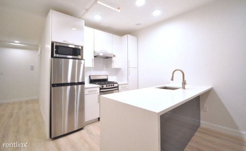 Foto principal - 241 W 54th St
