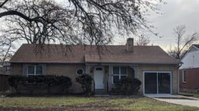 Building Photo - 5016 W Mockingbird Ln
